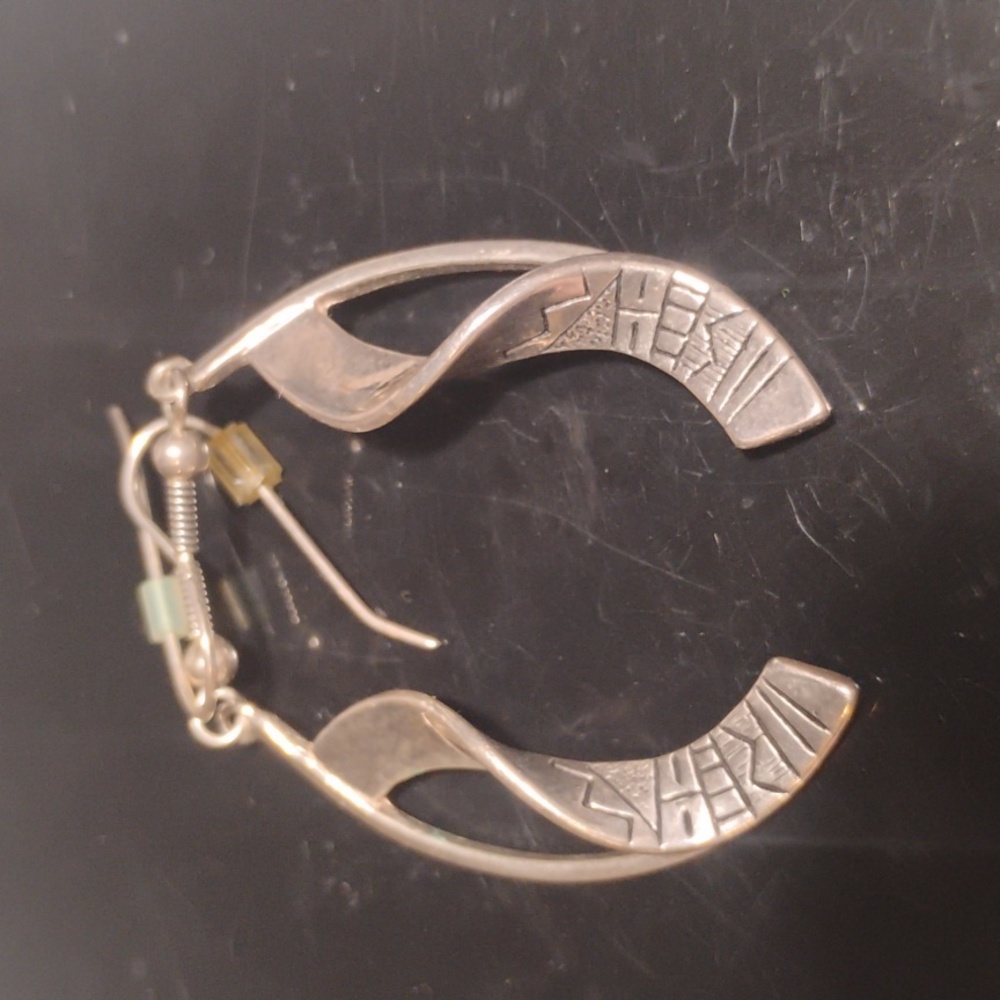 Vintage Sterling Silver Carved And Curved Earrings Unique Stamped .925 - Picture 3 of 6